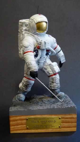 Alan Shepard, astronaute de la mission Apollo 14 en février 1971. Maquette en résine au 1/16e
